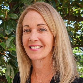 Jane Dwyer Lee